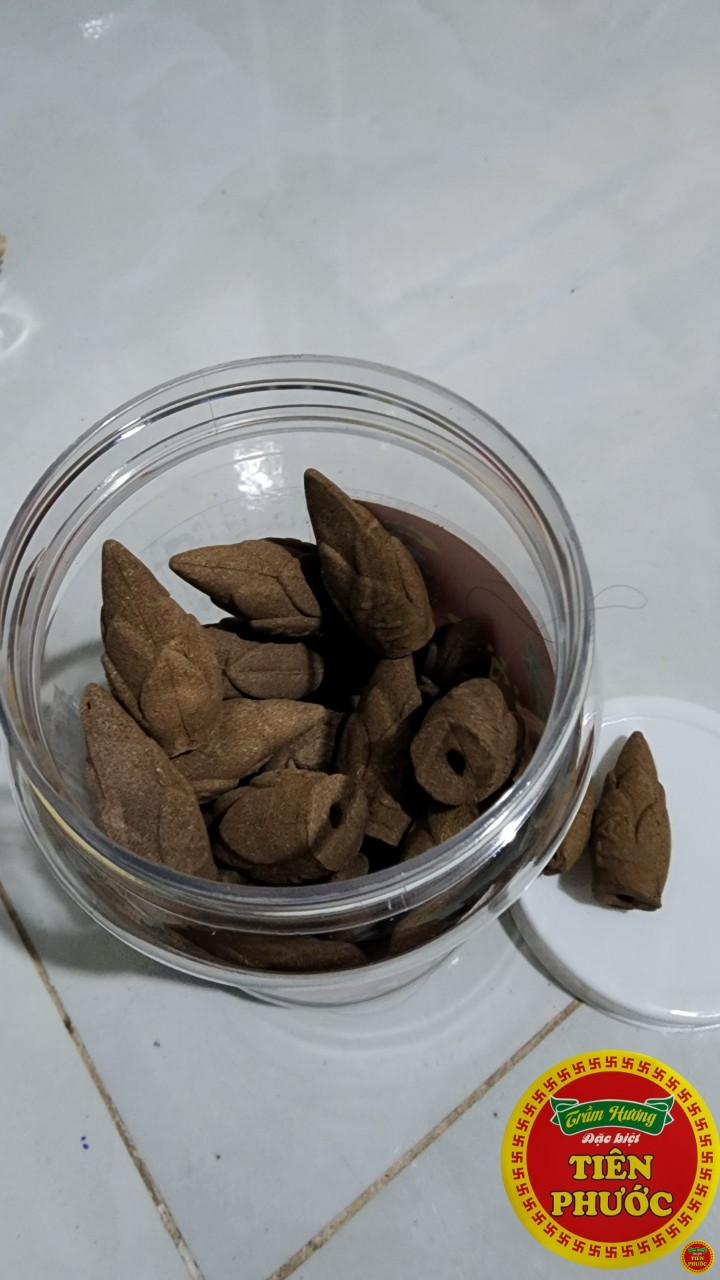 Nụ trầm hương khói ngược