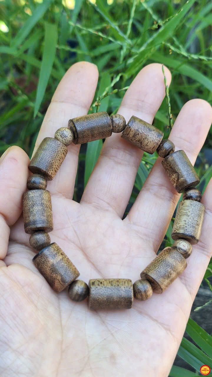ĐÃ BÁN- Vòng Trúc Trầm Hương 10mm – Đẳng Cấp Tinh Hoa Núi Rừng 130 Năm (Còn phôi)
